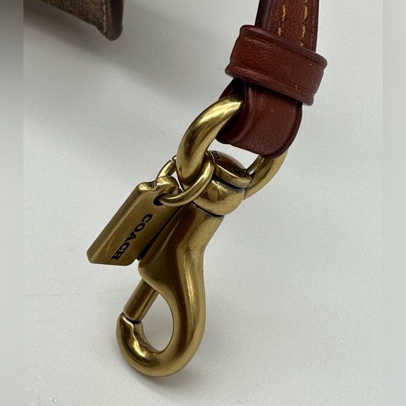 Coach Sunglass Signature Canvas Case - Picture 15 of 15